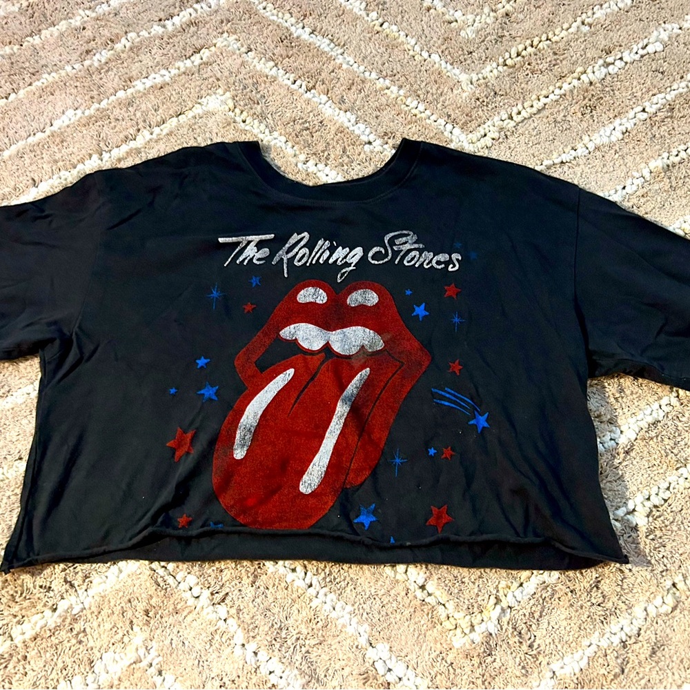 Hollister cropped rolling stones shirt
